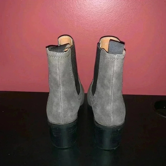 Free People Vegan Chelsea Gray Ankle Boots - Picture 5 of 8
